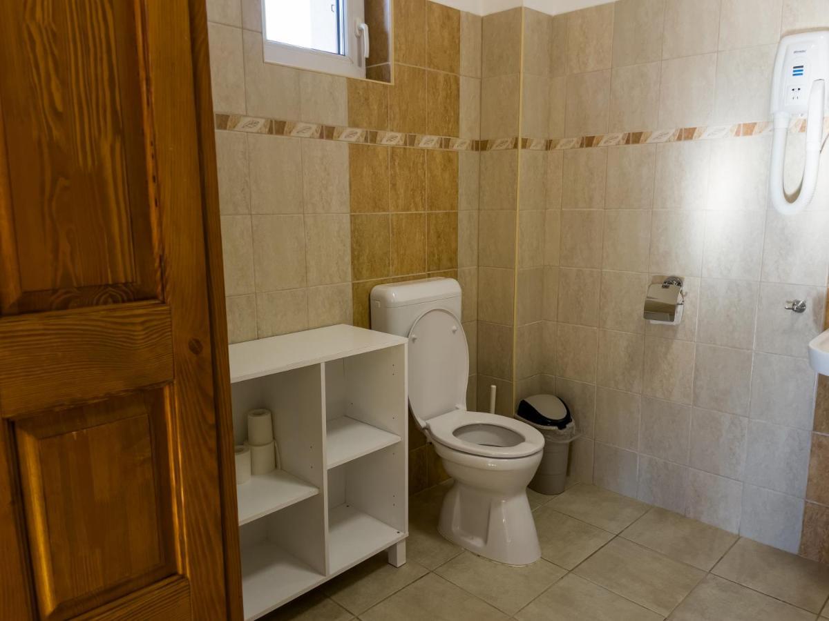 Bed and Breakfast Mamutfenyo Panzio Тата Екстер'єр фото